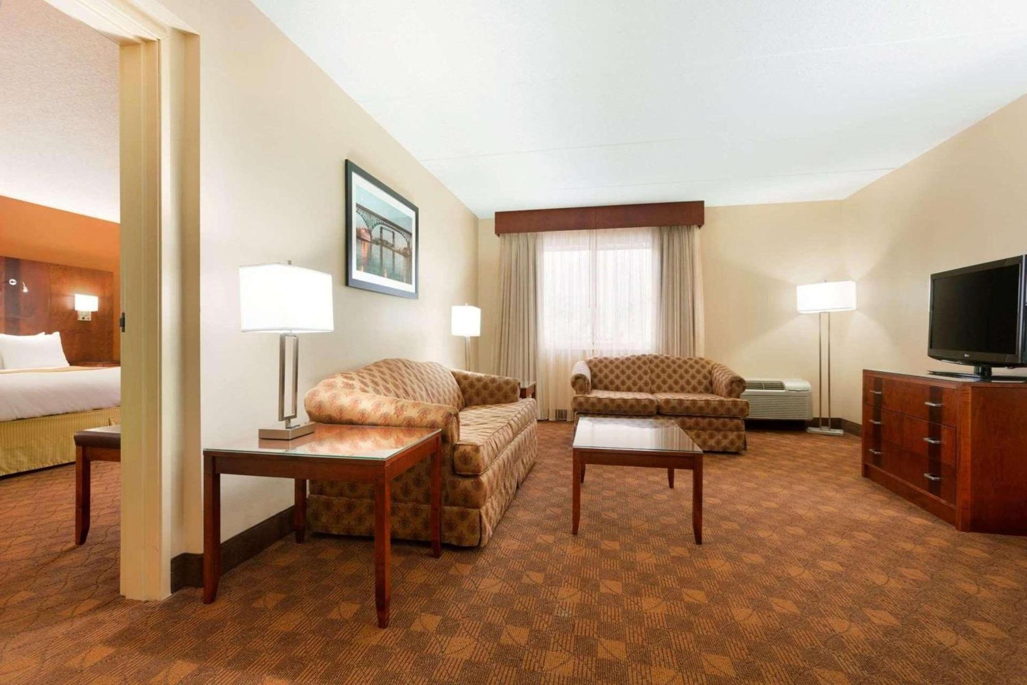 Radisson Akron-fairlawn Copley Hotel