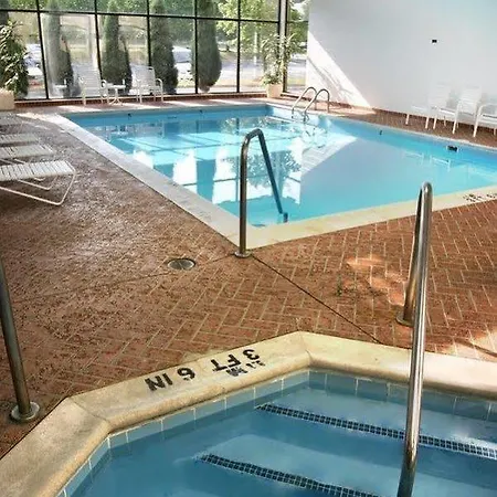 Radisson Akron-Fairlawn Copley 
